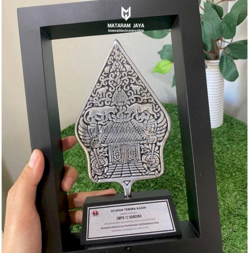 Plakat Frame PP Gunungan
