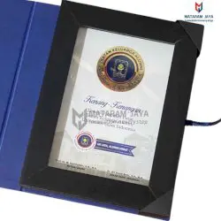 Plakat Frame Ikatan Alumni UII