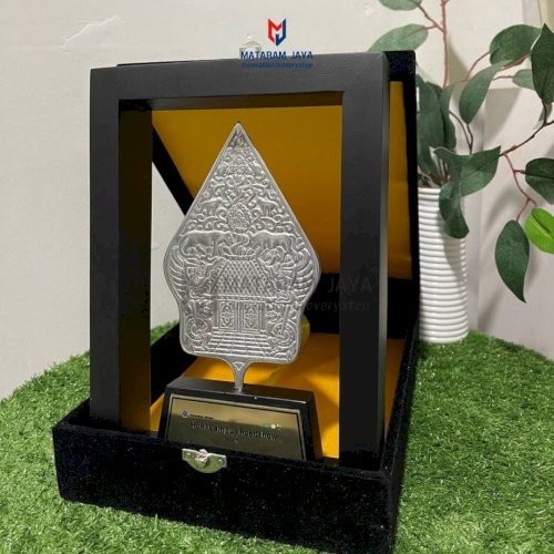 Plakat Frame PP Gunungan